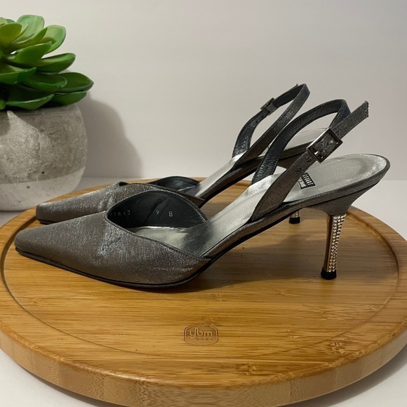 Vintage Stuart Weitzman Silver Slingback Heel Metallic Rhinestone Pump Size 9 - Picture 1 of 11